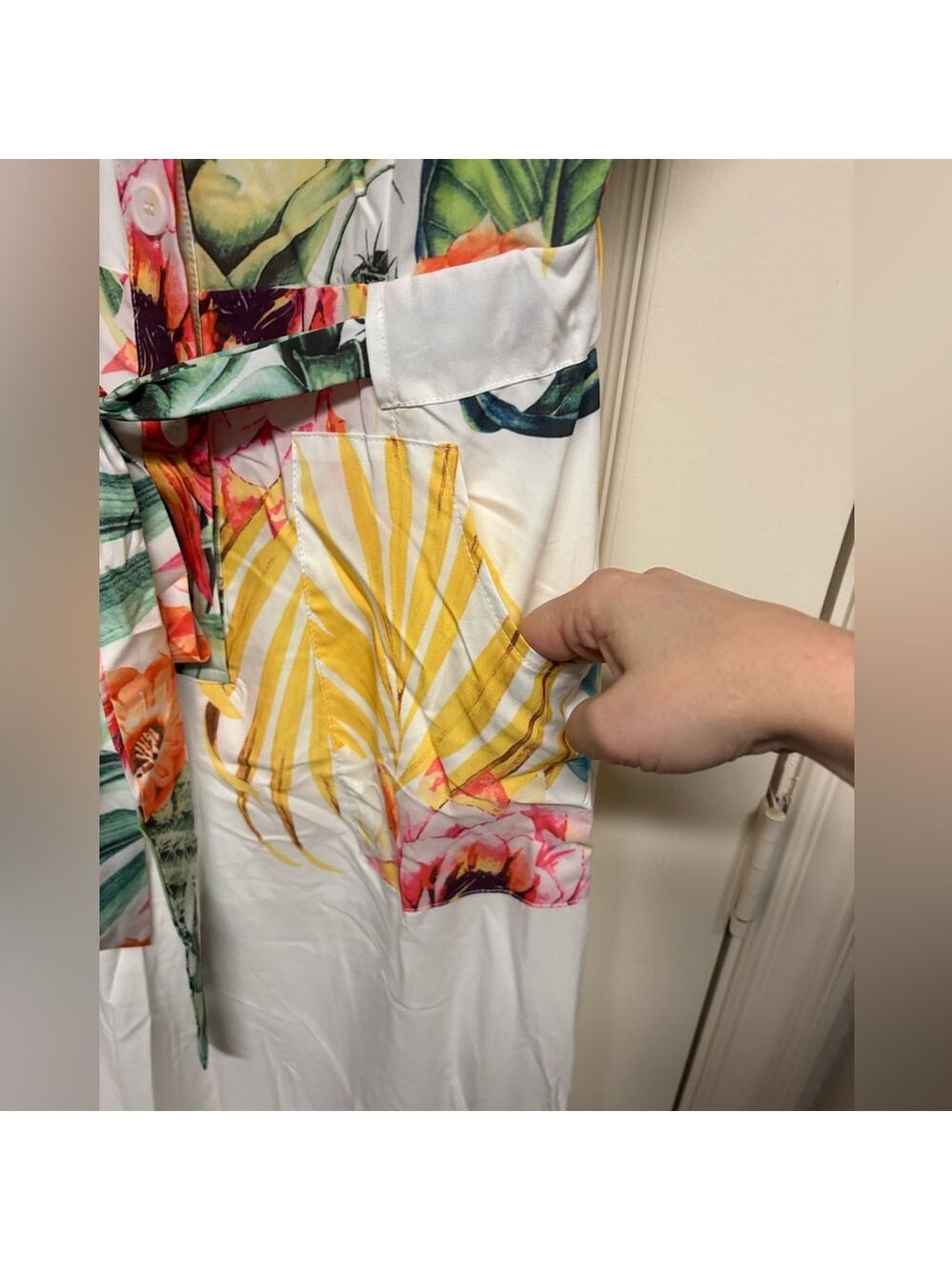 Luxxel white tropical floral sleeveless belted jumpsuit pockets Medium NEW NWT - Picture 7 of 15